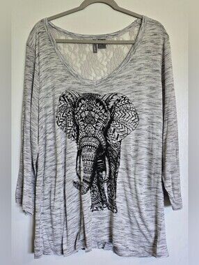 No Boundaries Women's 2X Elephant Graphic Lace Back V-Neck Knit Top Plus Size